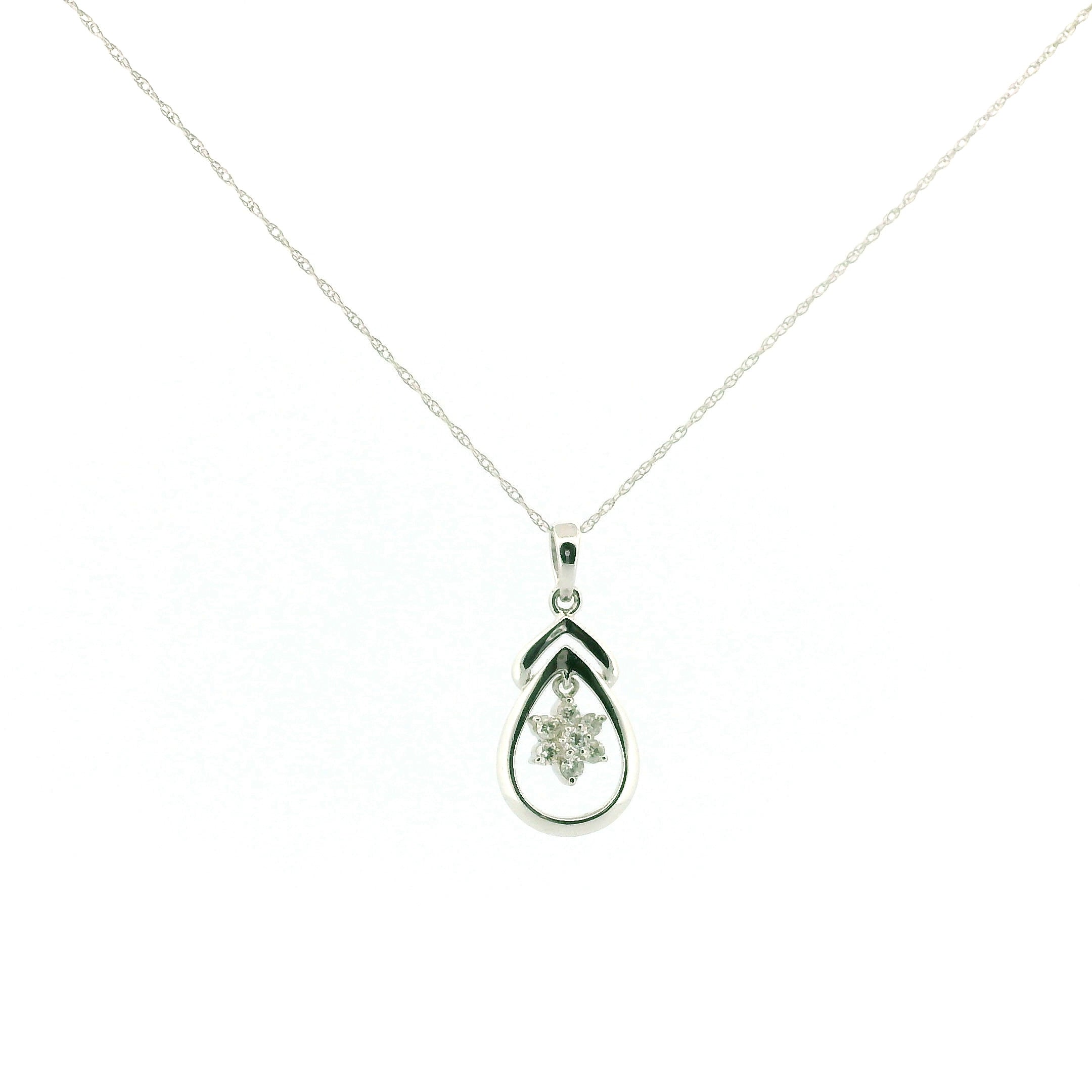 14k White Gold Diamond Flower Pendant Necklace
