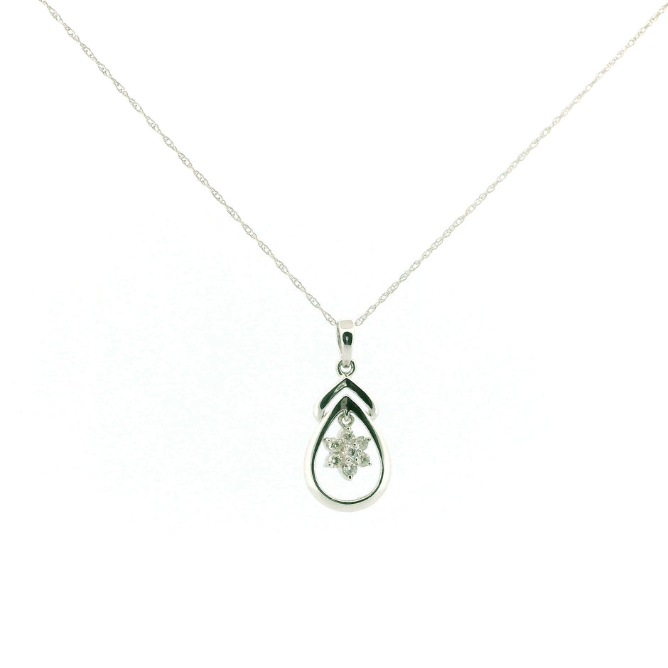 14k White Gold Diamond Flower Pendant Necklace