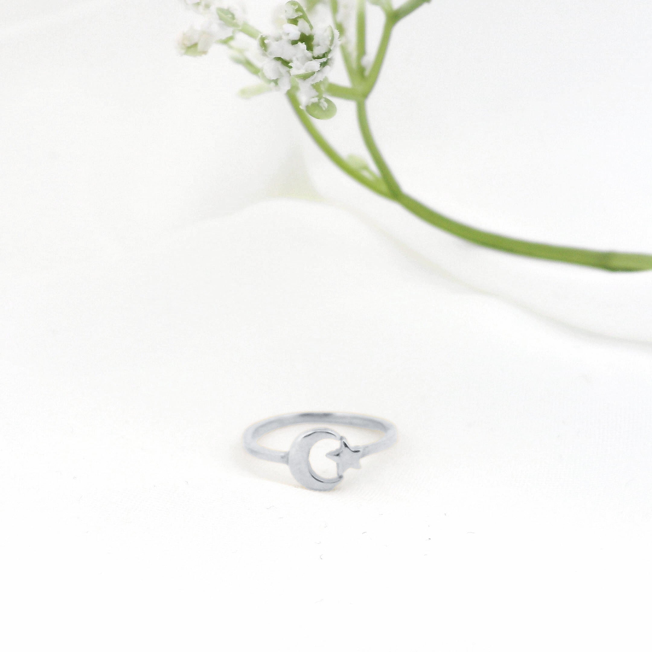 Minimalist Solid Gold Dainty Crescent Moon & Star Gold Stacking Band Ring