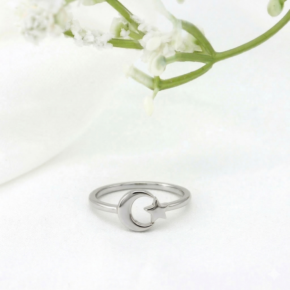 Minimalist Solid Gold Dainty Crescent Moon & Star Gold Stacking Band Ring