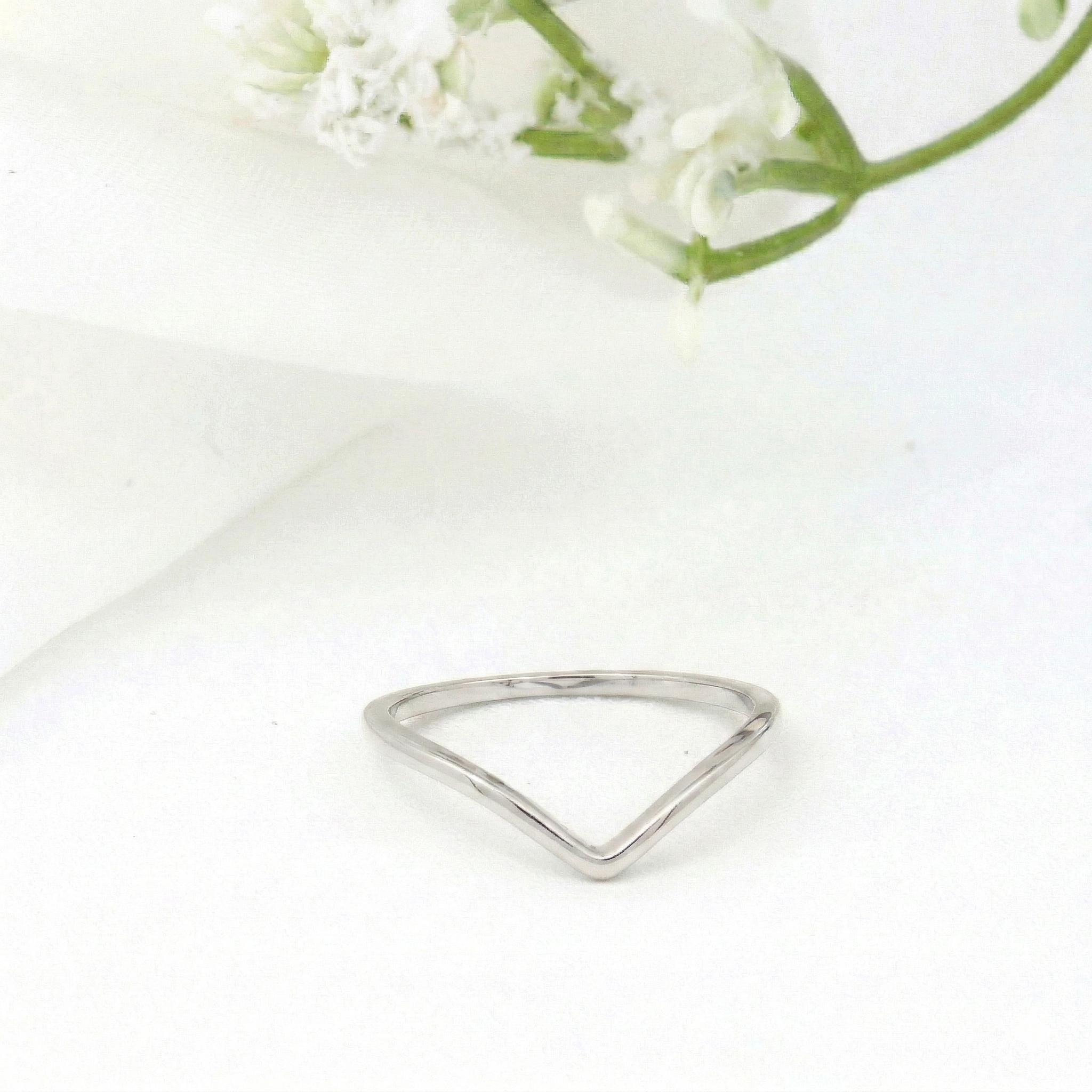 Minimalist Solid Gold Dainty Chevron V Shape Stacking Ring