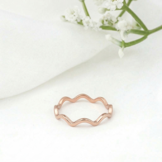 Minimalist Solid Gold Dainty ZigZag Wave Stacking Ring