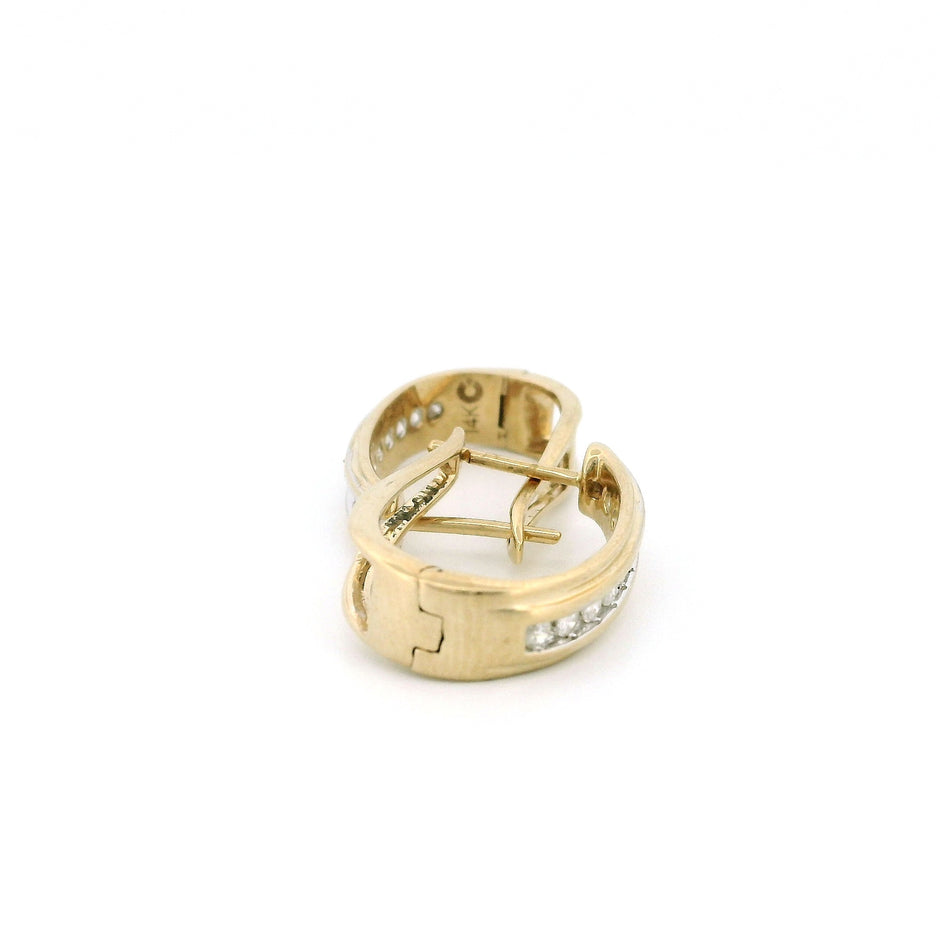 14k Yellow Gold Diamond Oval Hoop Earrings