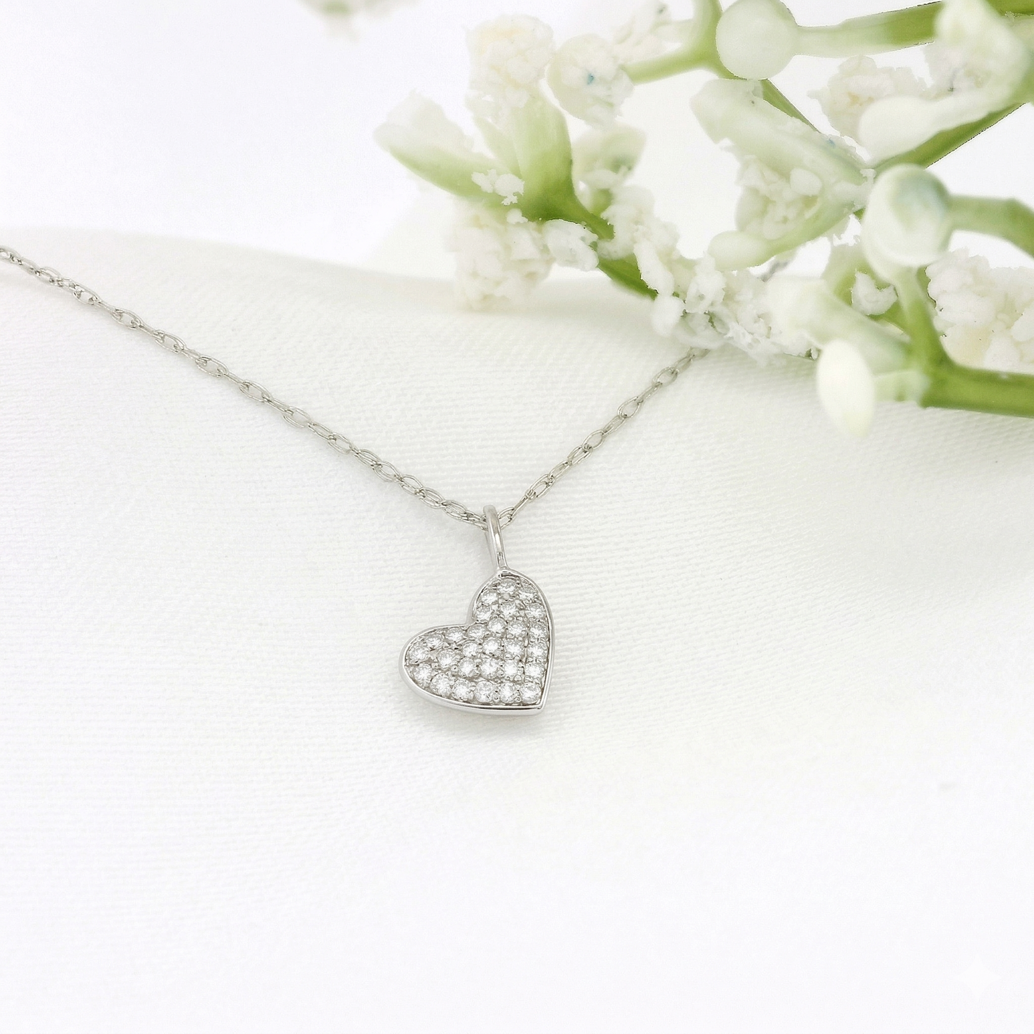 14k Gold Diamond Pavé Heart Necklace