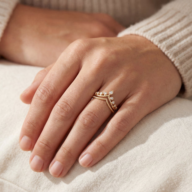 14k Yellow Gold with .10Ctw Round Natural White Diamond Chevron Crown Ring