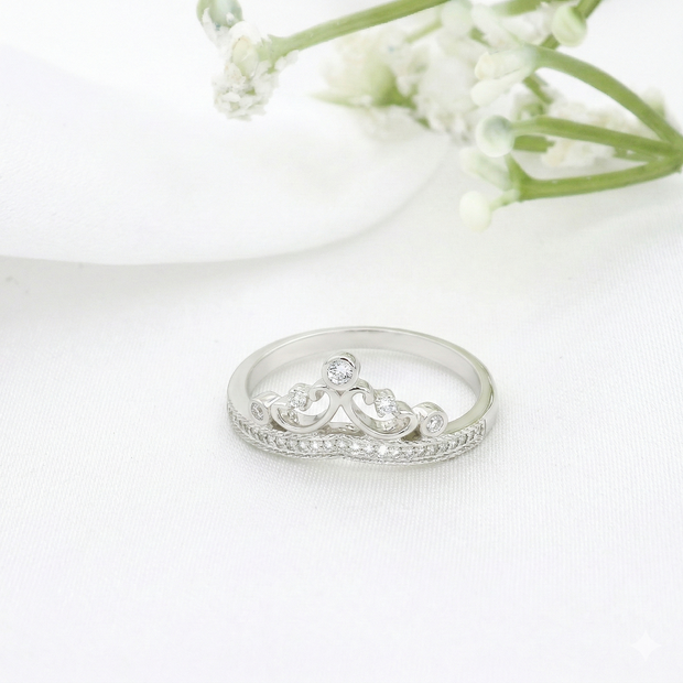 14k White Gold with .11Ctw Round Natural White Diamond Tiara Crown Ring