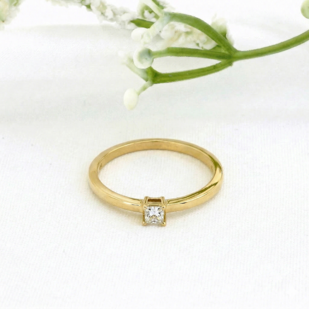 10K Yellow Gold Princess Cut Diamond Solitaire Ring