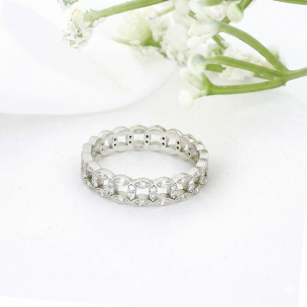 14k Gold with .15Ctw Natural Round White Diamond Cuban Link Eternity RIng