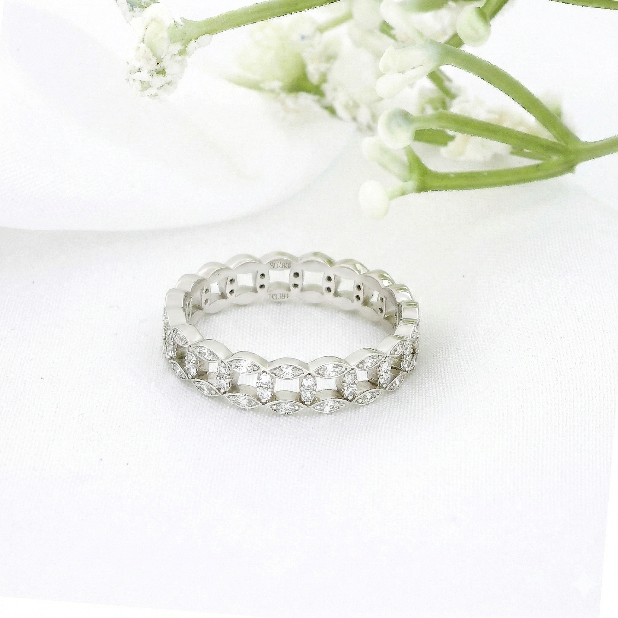 14k Gold Diamond Linked Band Ring