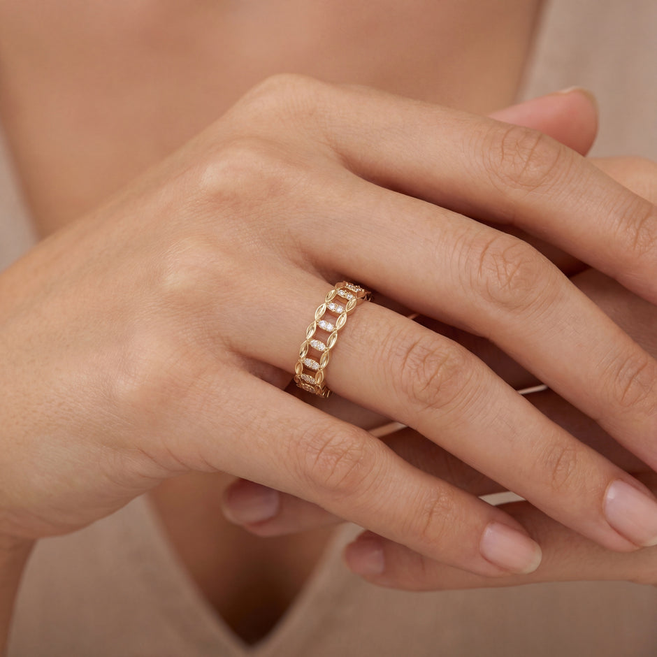 14k Gold Diamond Linked Band Ring