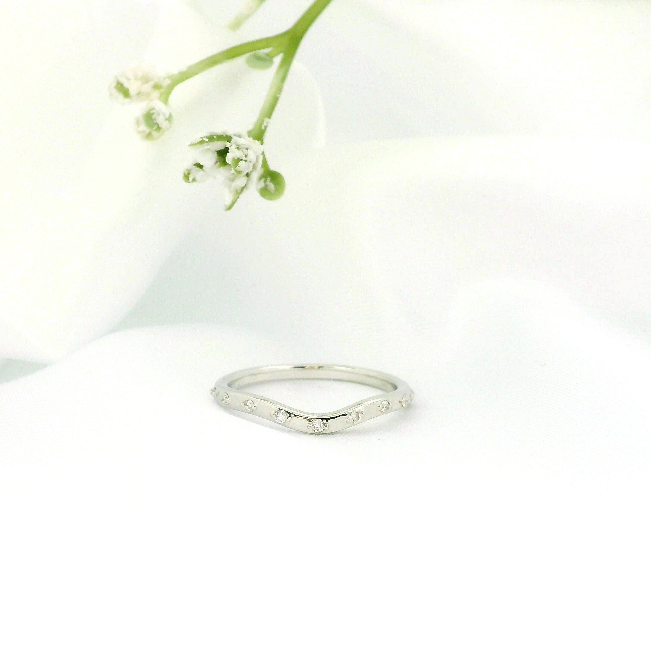 14K White Gold Curved Band Ring with 9 Diamonds