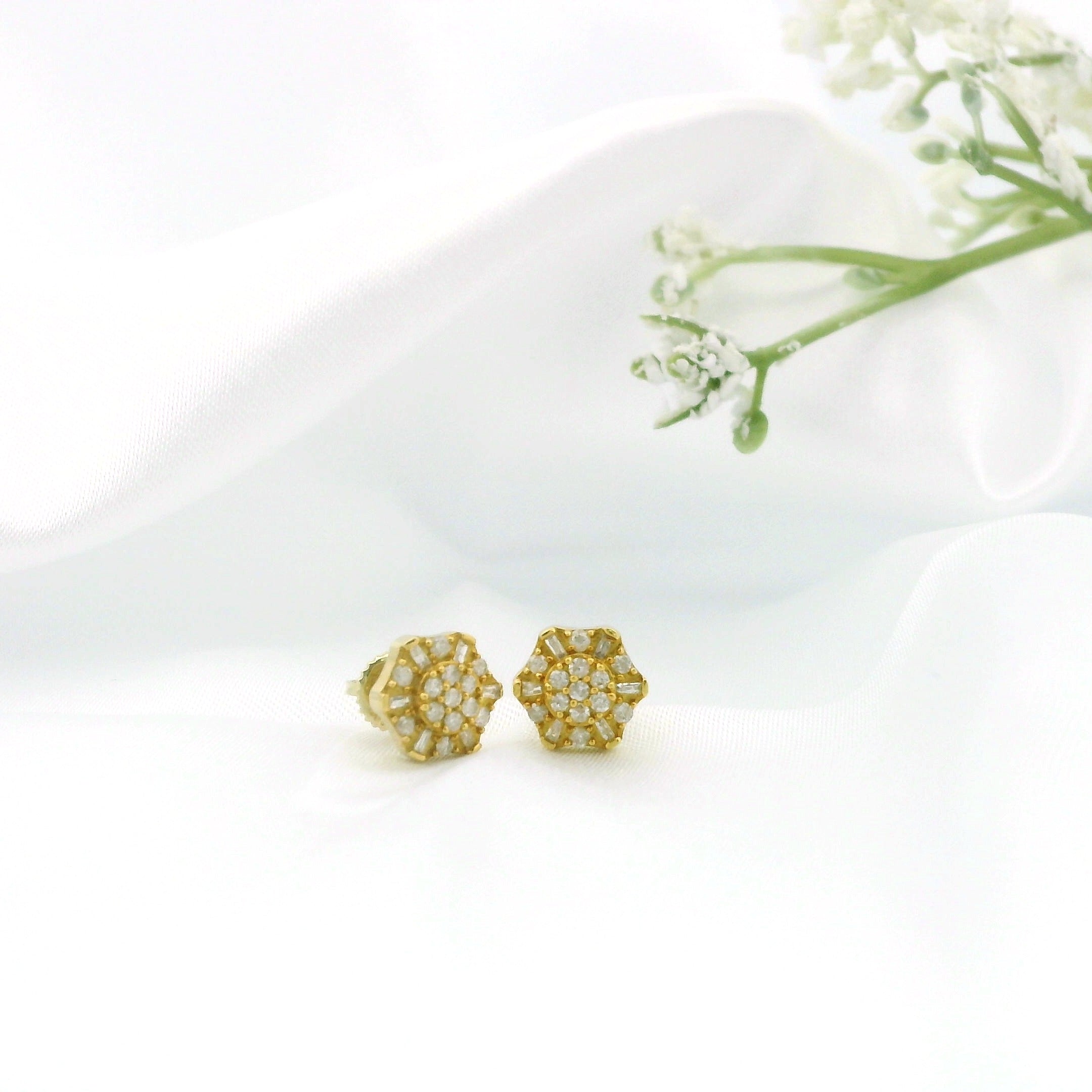 14k Yellow Gold Flower Diamond Stud Earrings
