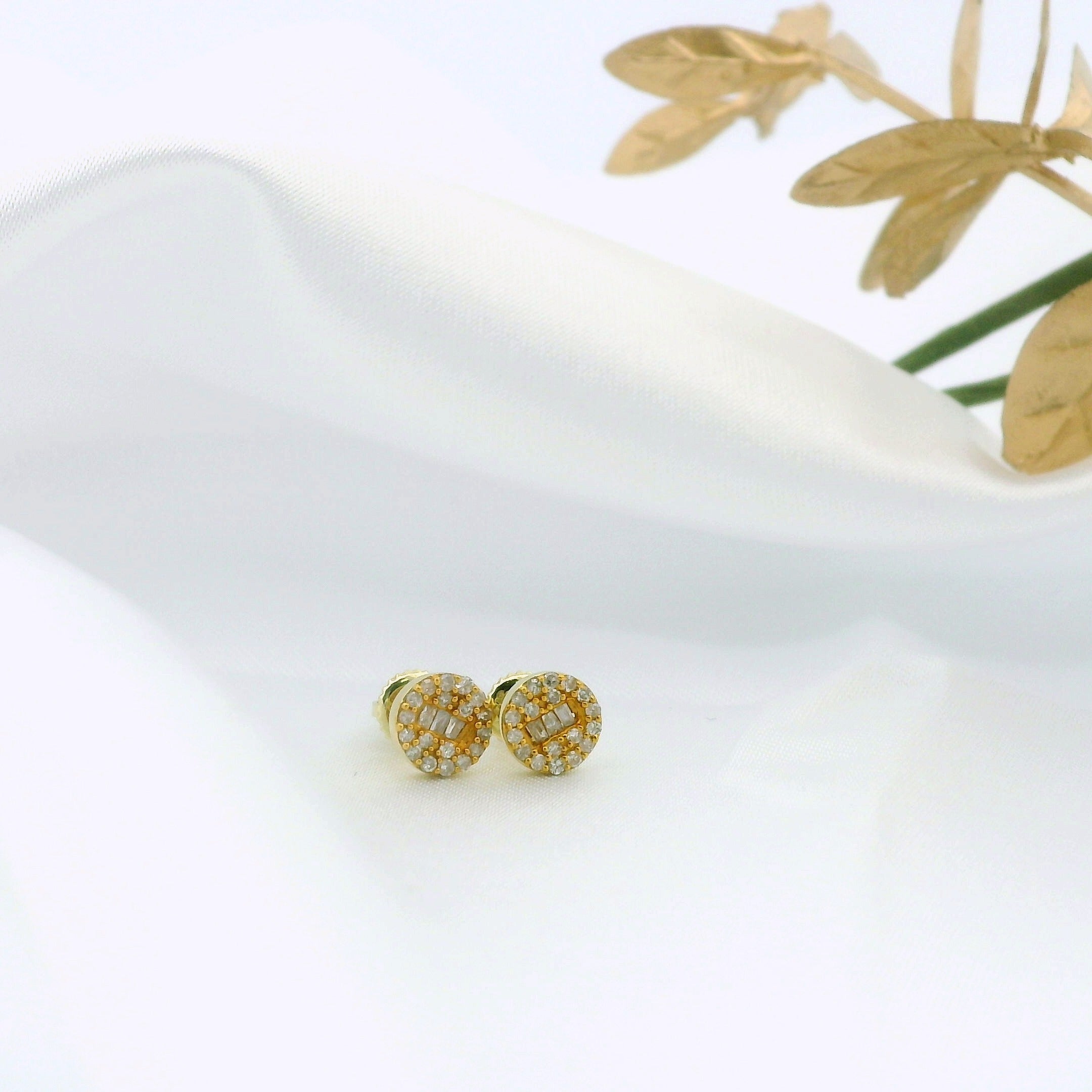 14k Yellow Gold Round Diamond Stud Earrings