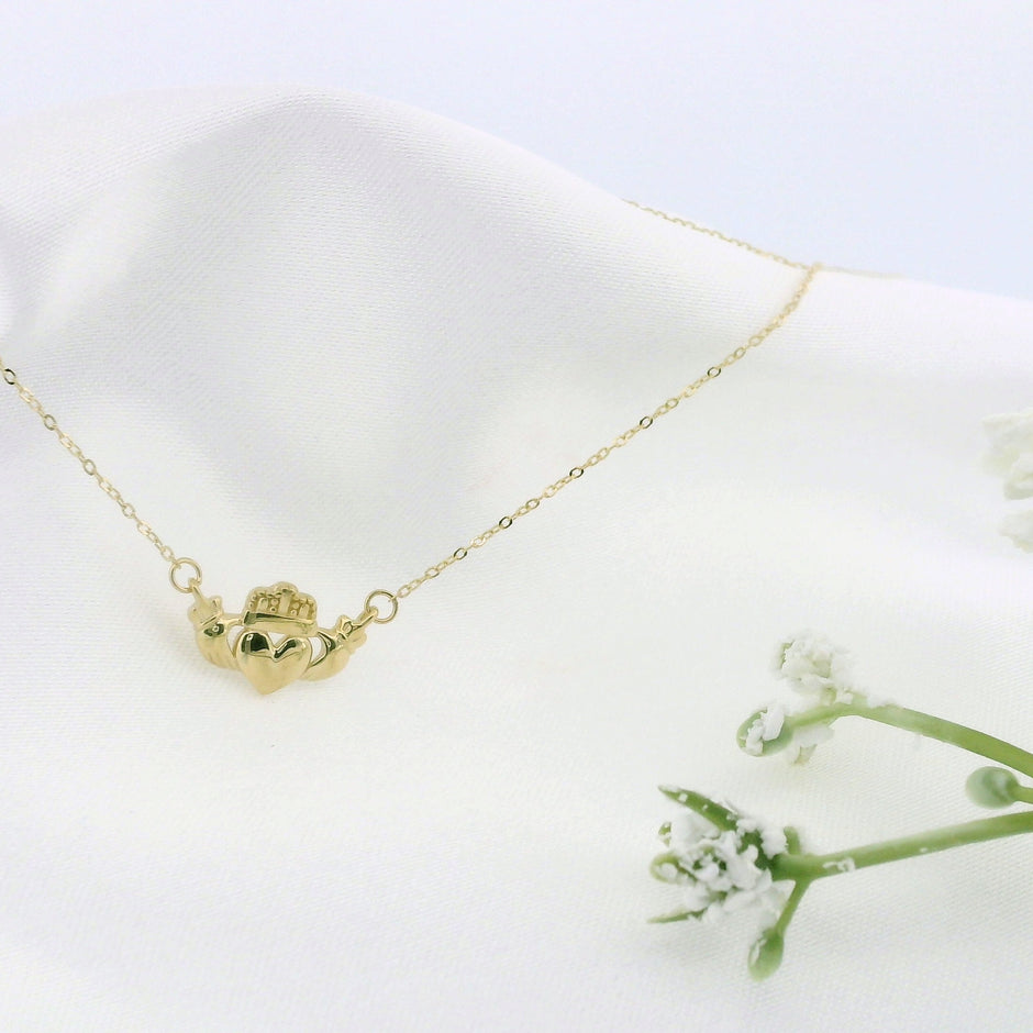 14k Yellow Gold Claddagh Necklace