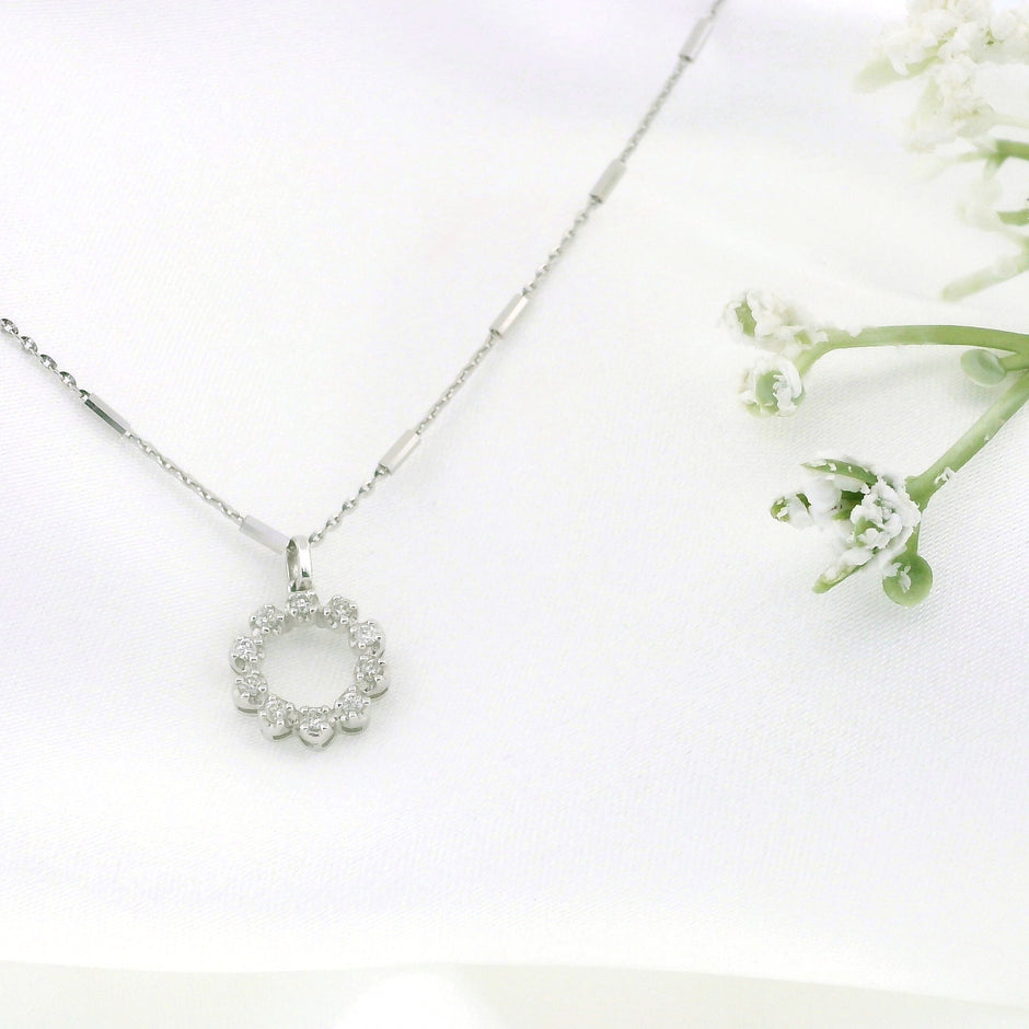 14k White Gold Circle Halo Diamond Charm Necklace